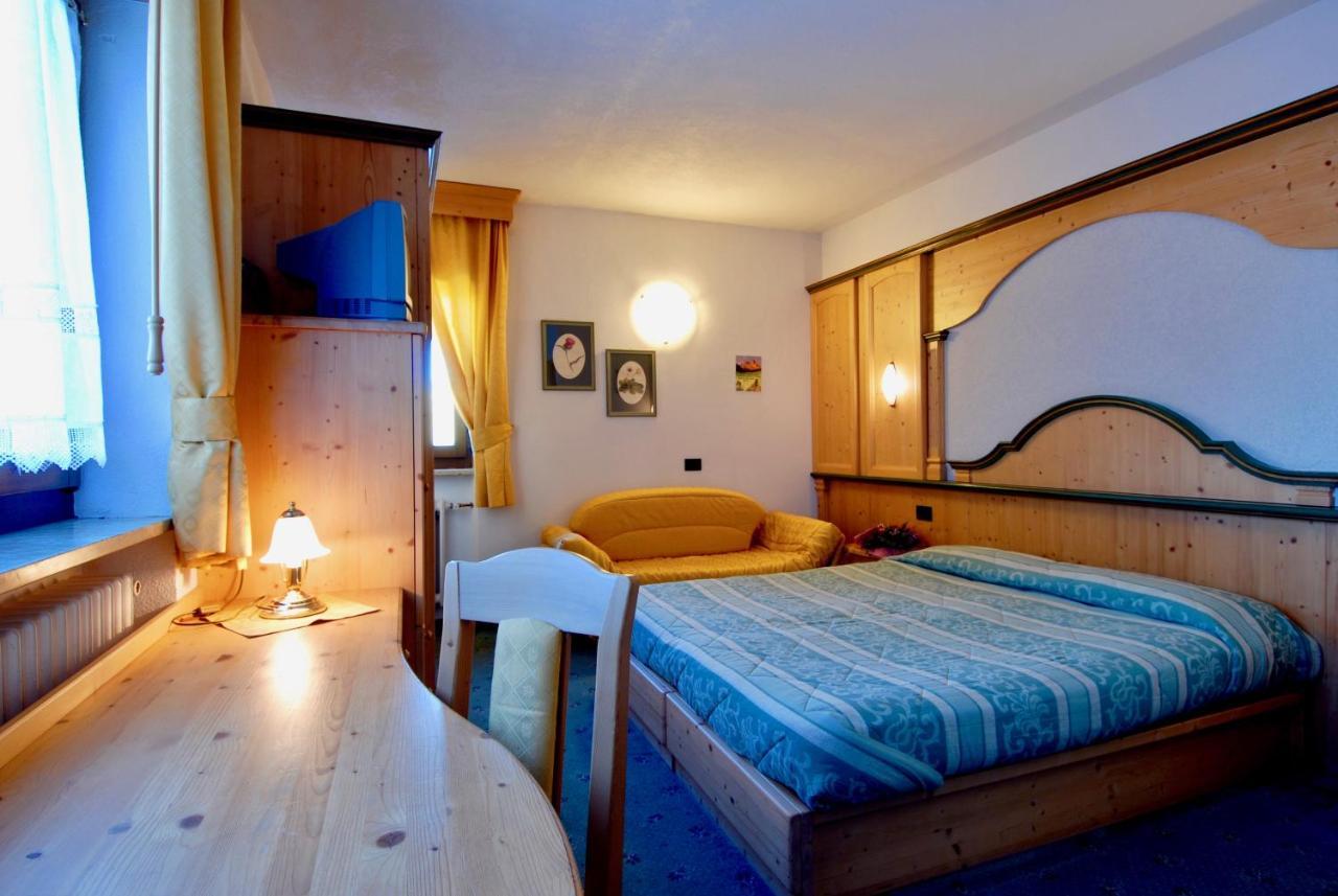 Albergo Venezia Passo Rolle Exterior photo