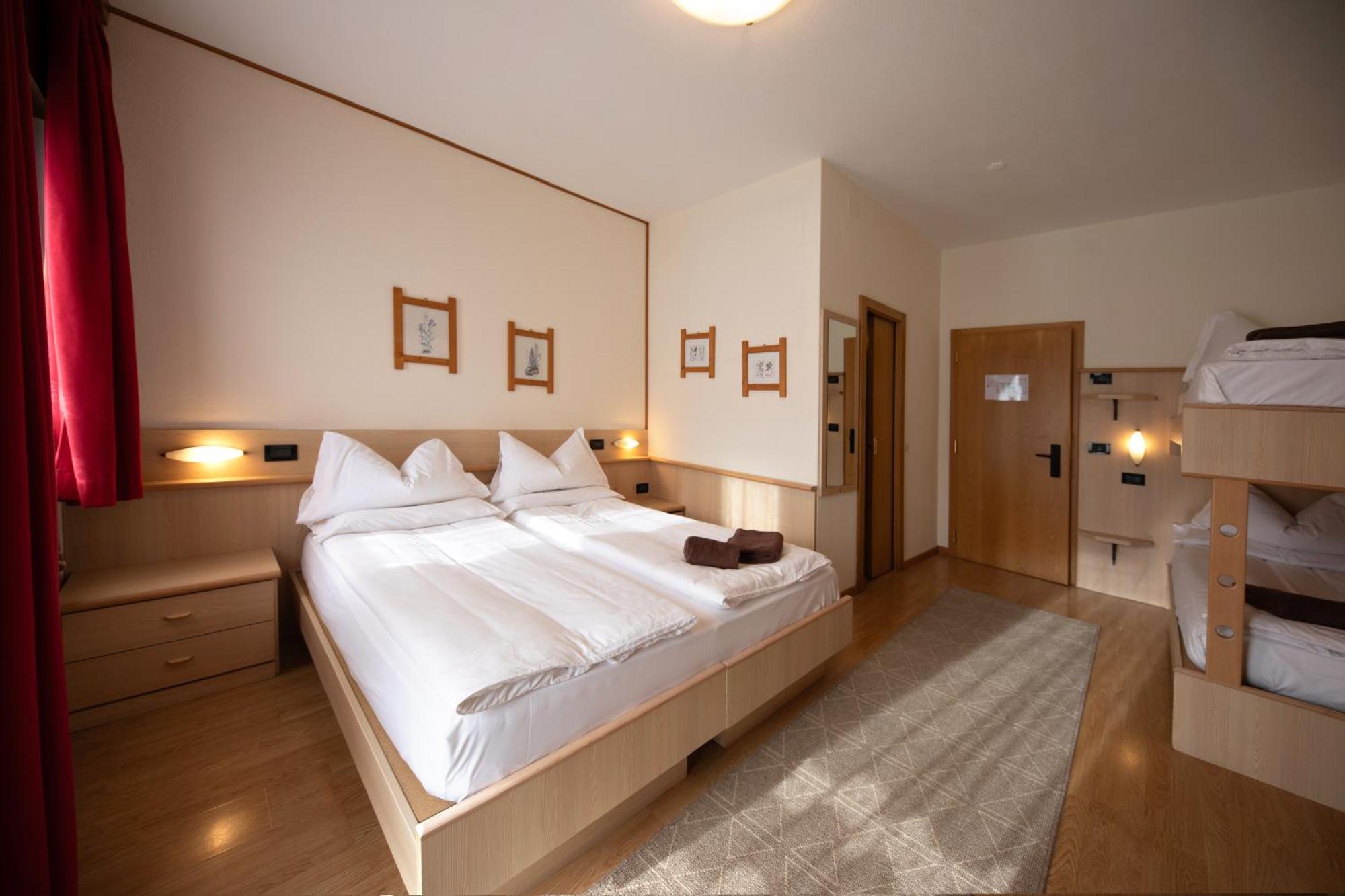 Albergo Venezia Passo Rolle Exterior photo
