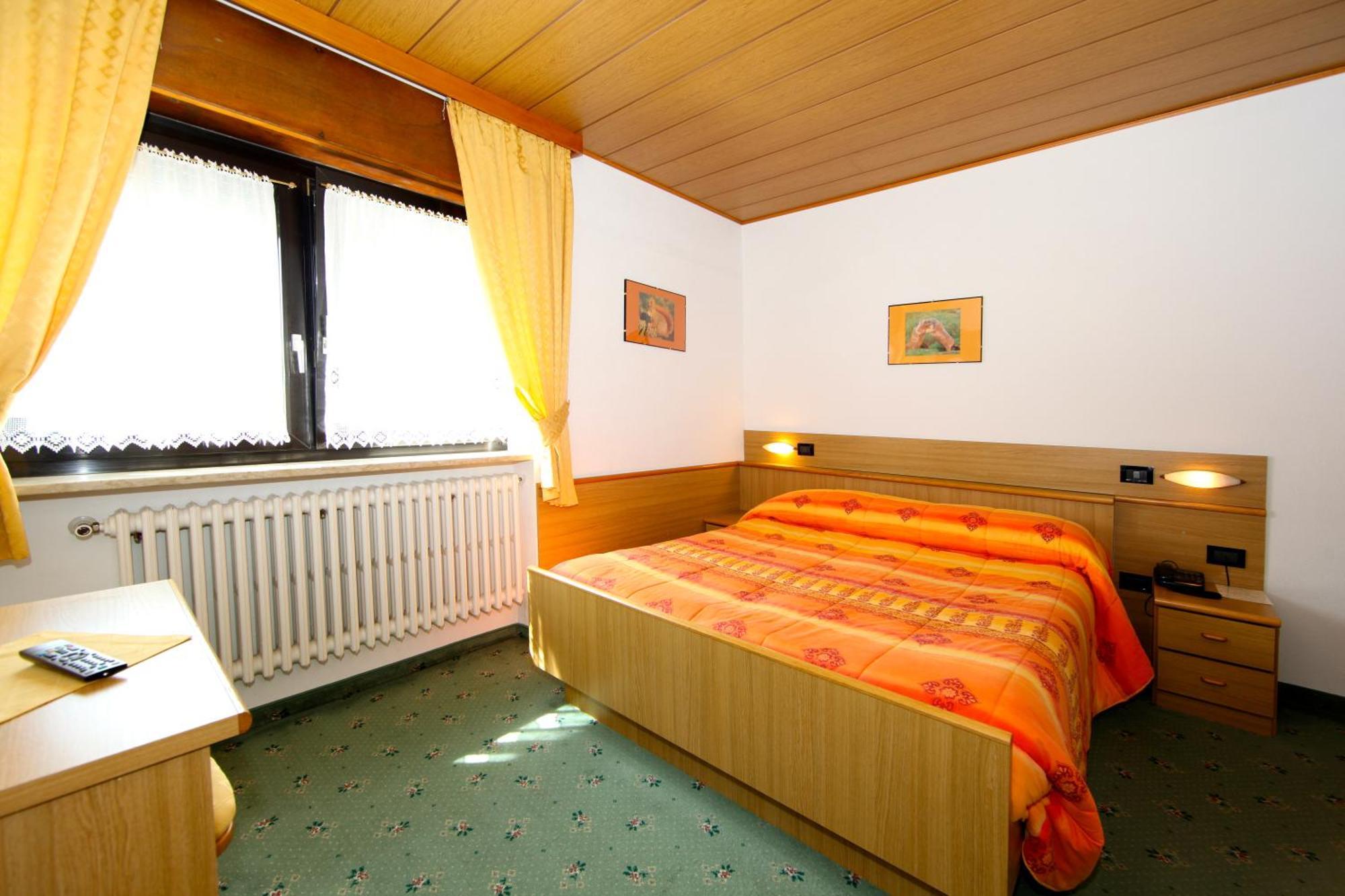 Albergo Venezia Passo Rolle Exterior photo