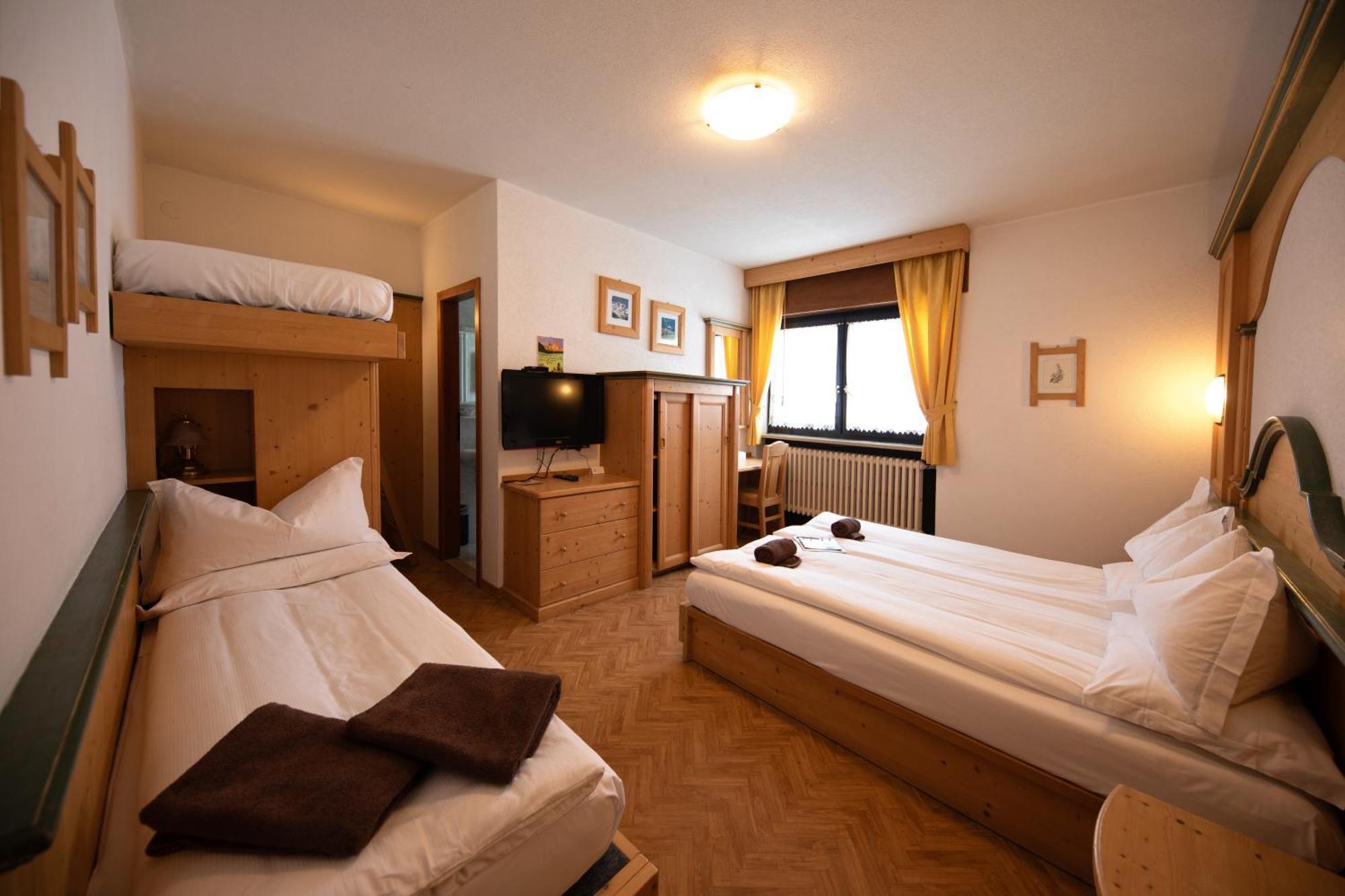 Albergo Venezia Passo Rolle Exterior photo