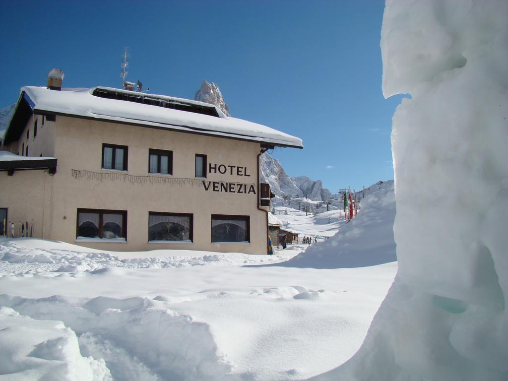 Albergo Venezia Passo Rolle Exterior photo