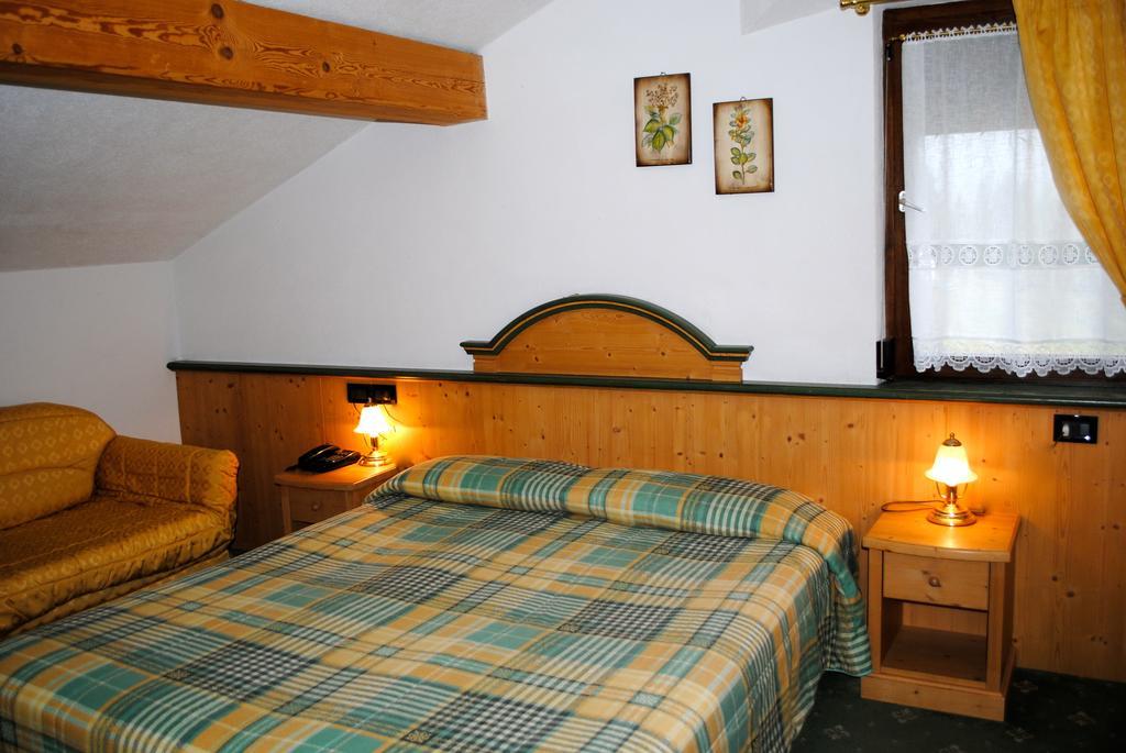 Albergo Venezia Passo Rolle Exterior photo
