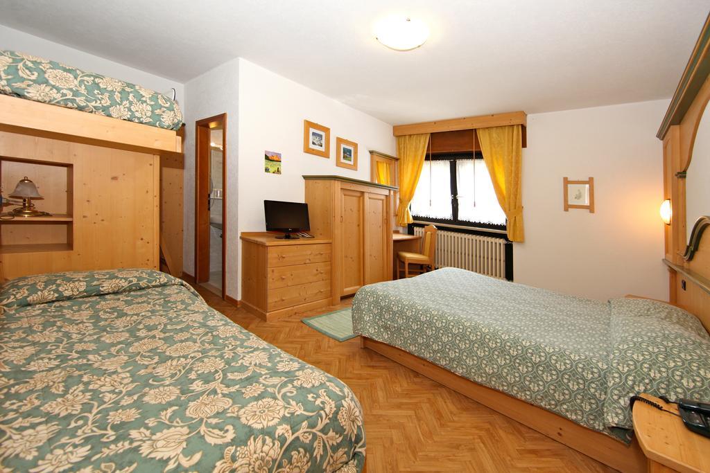 Albergo Venezia Passo Rolle Exterior photo