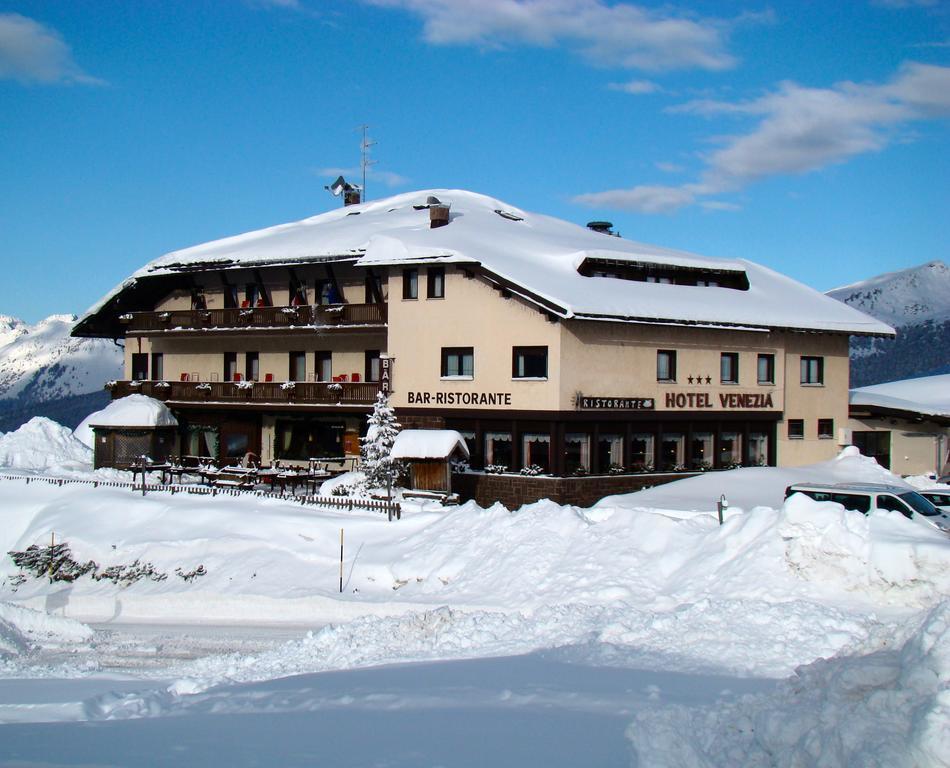 Albergo Venezia Passo Rolle Exterior photo