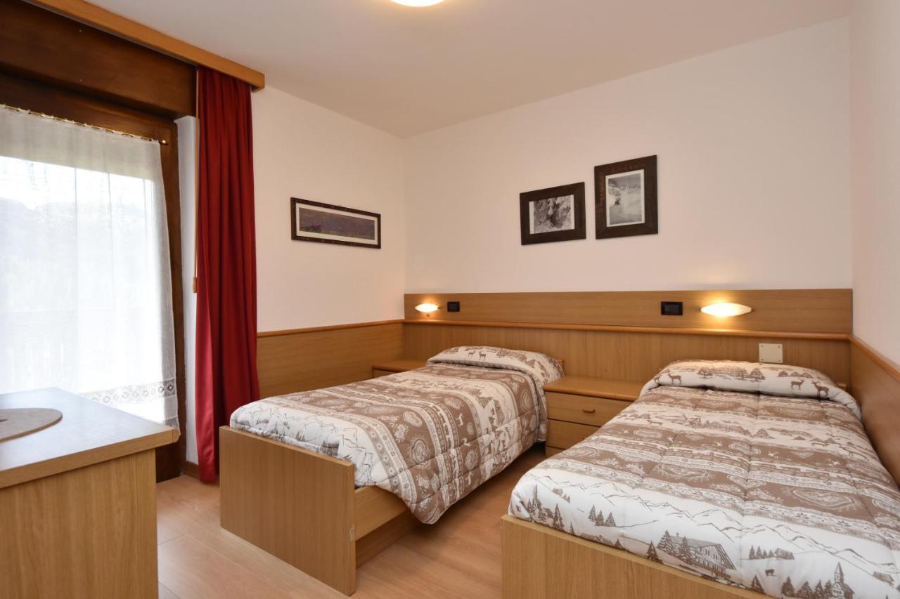 Albergo Venezia Passo Rolle Exterior photo