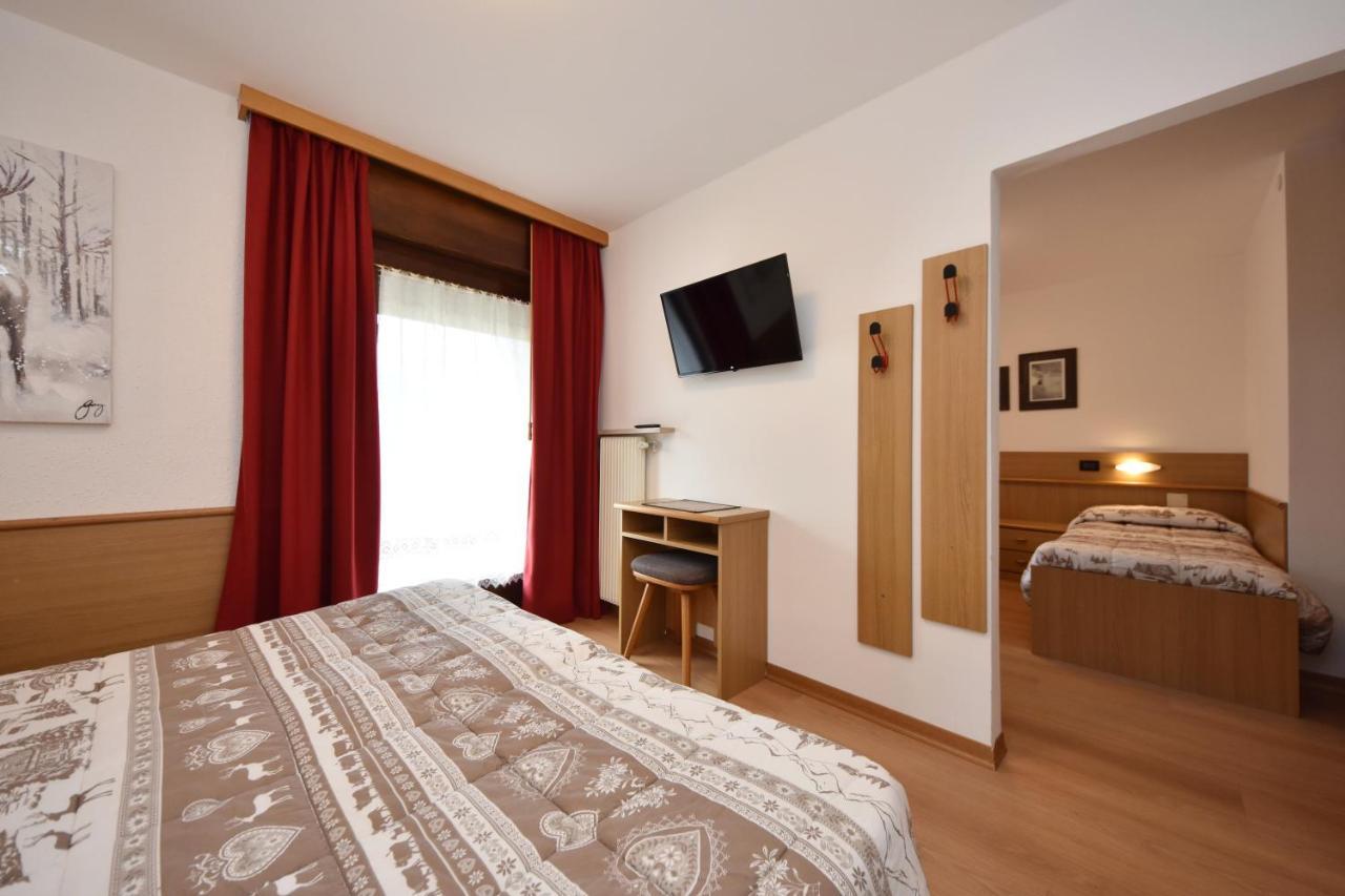 Albergo Venezia Passo Rolle Exterior photo